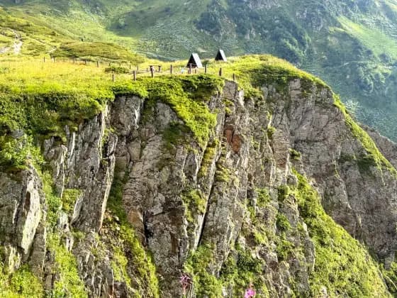 The cliff edge of the Bzerpinsky Cornice