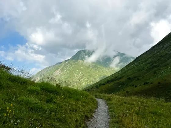 The trail to Lake Maloye from the cornice